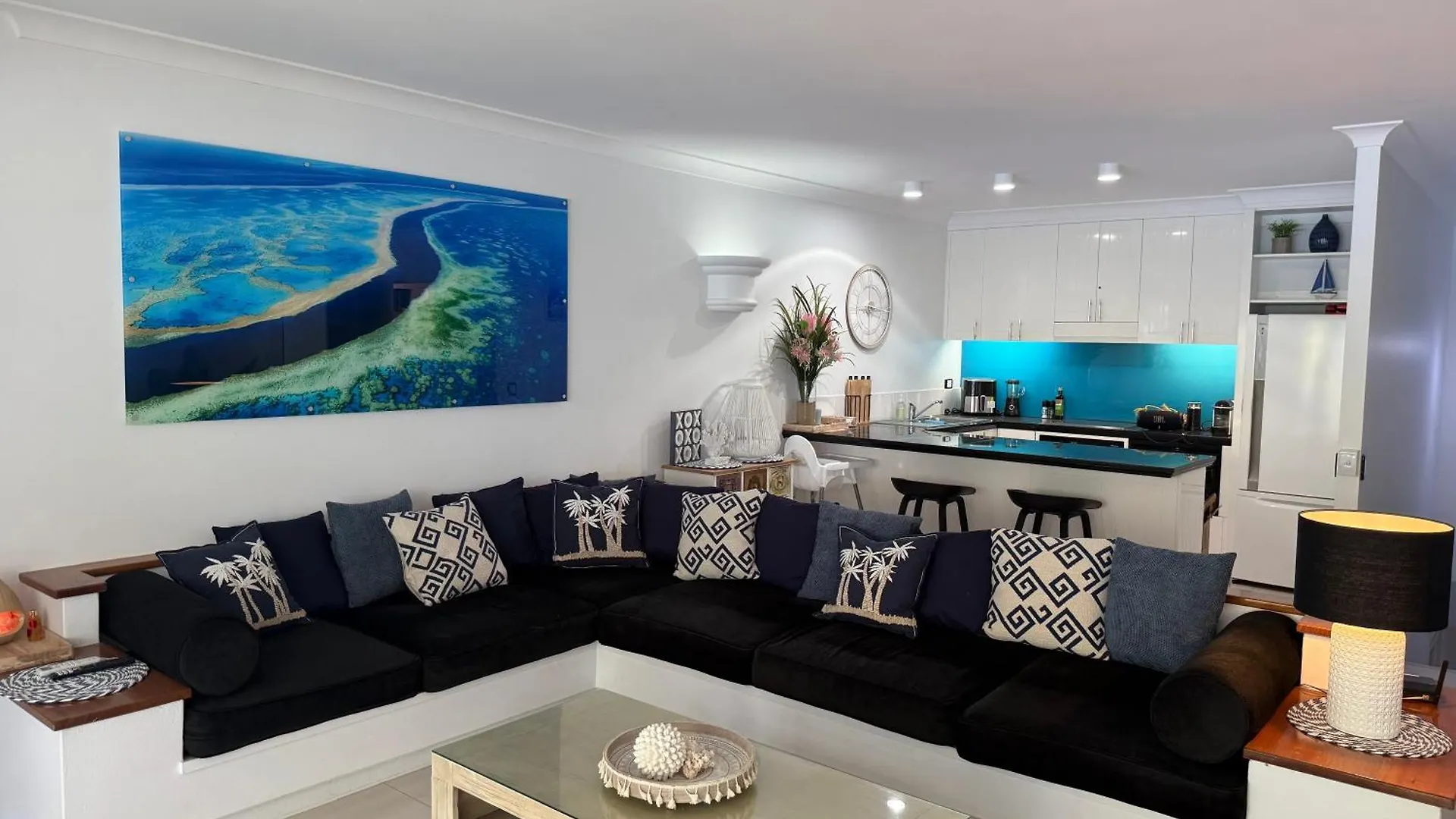 Tropical Escapes Palm Cove - Absolute Ocean Front Apartment 0*,  澳大利亚